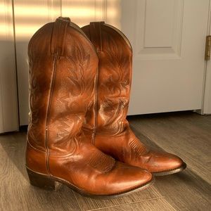 Impeccable Dan Post Vintage Cowboy Boots